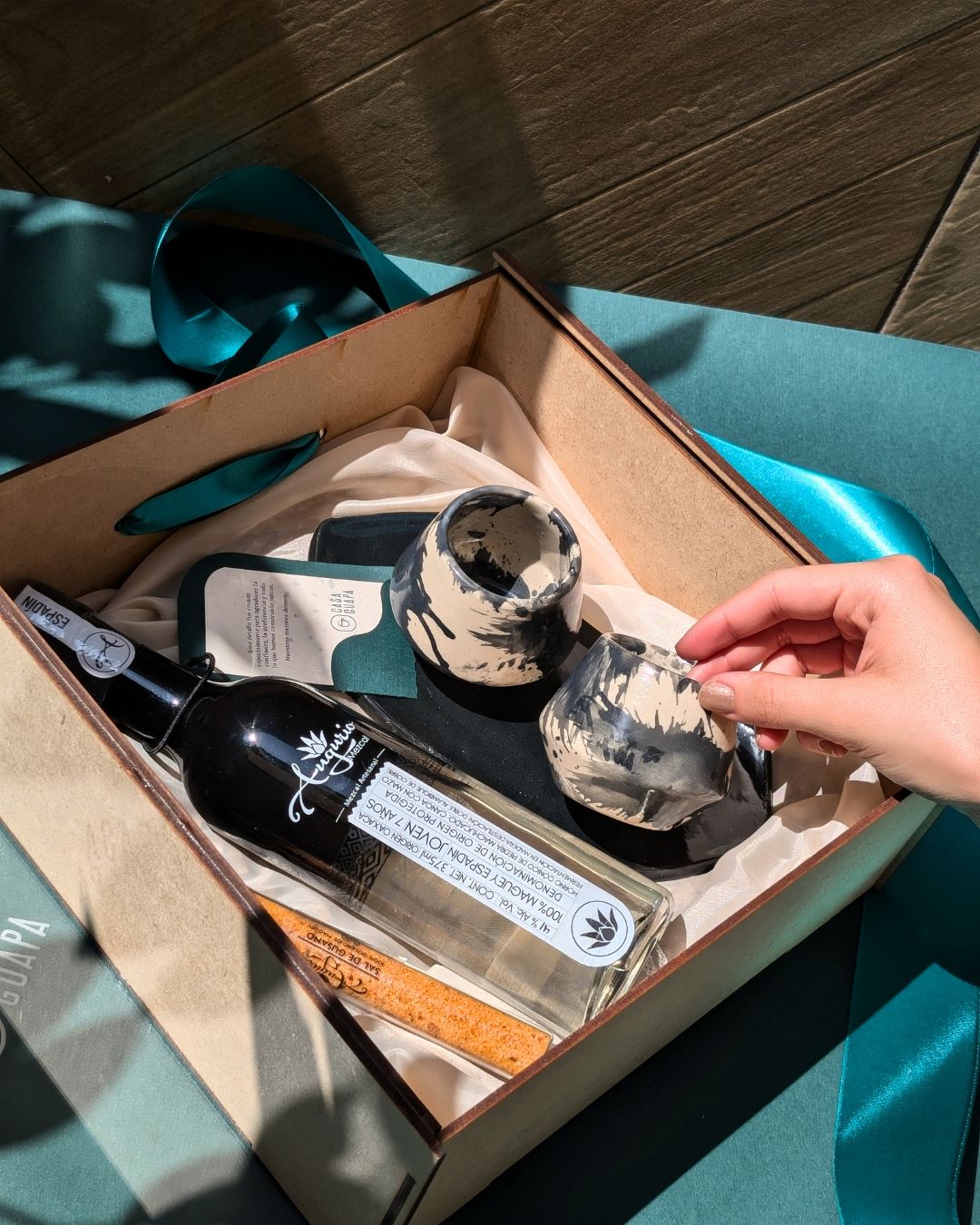 Traguito con estilo | Kit de regalo corporativo con mezcal